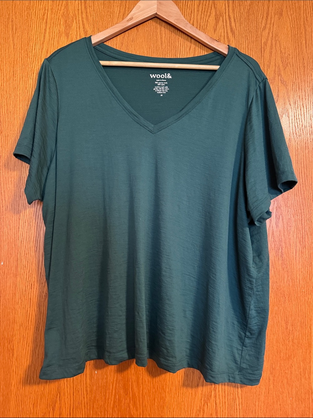 Wool& (wooland) Morgan merino wool Deep Green V-Neck Women's Tee